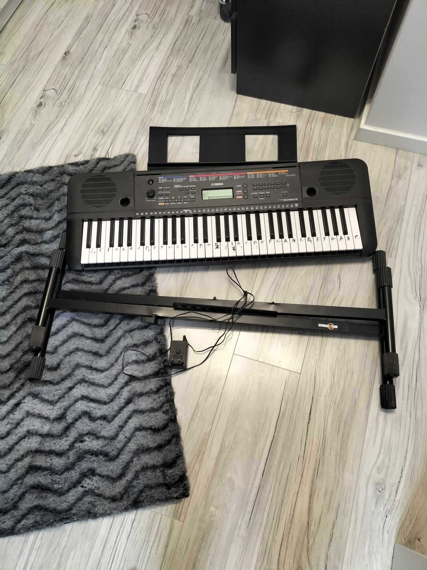Keyboard Yamaha PSR E263