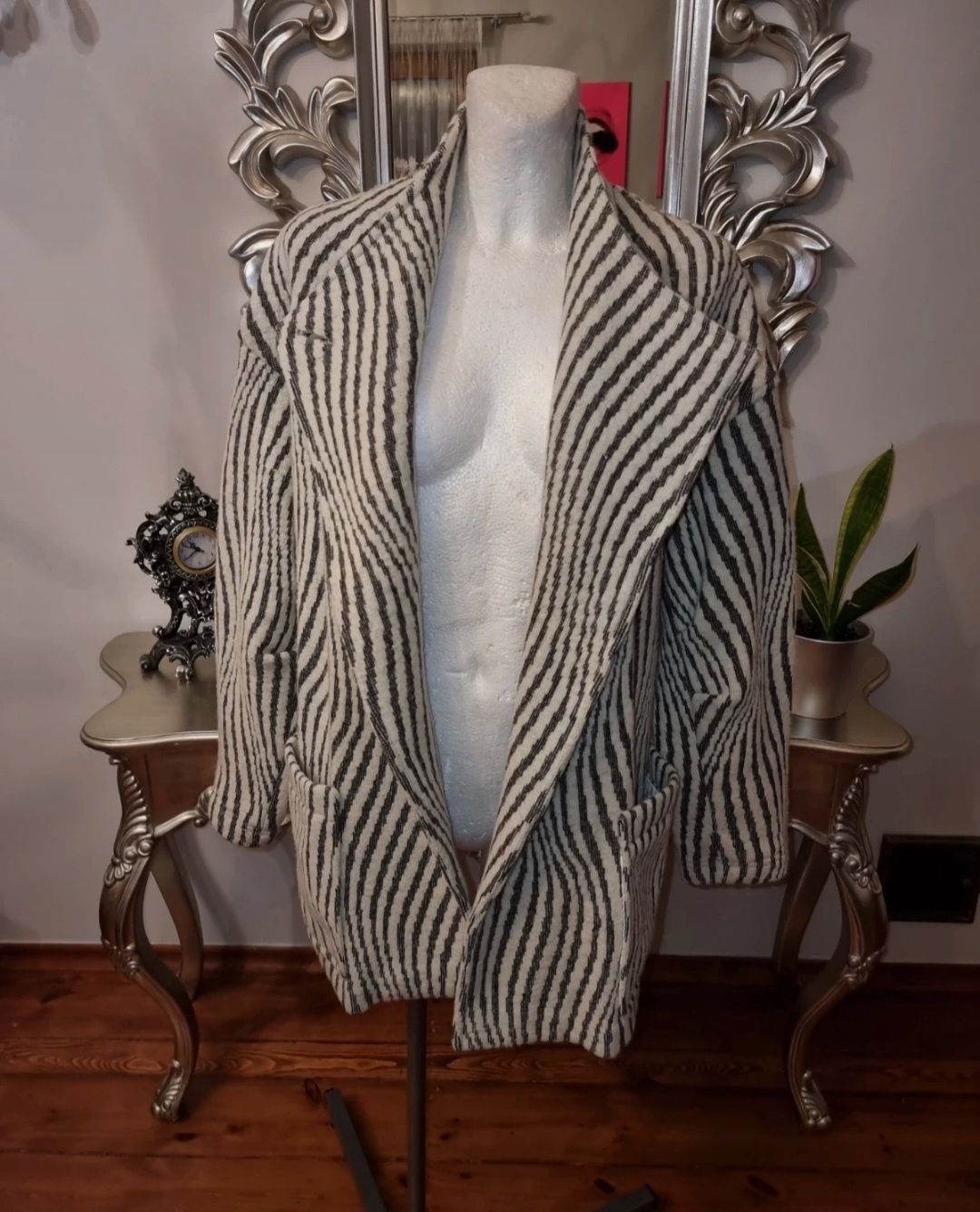 Krótki płaszcz IRO Paris w paski  85% wełna r 36-40 oversize bez paska