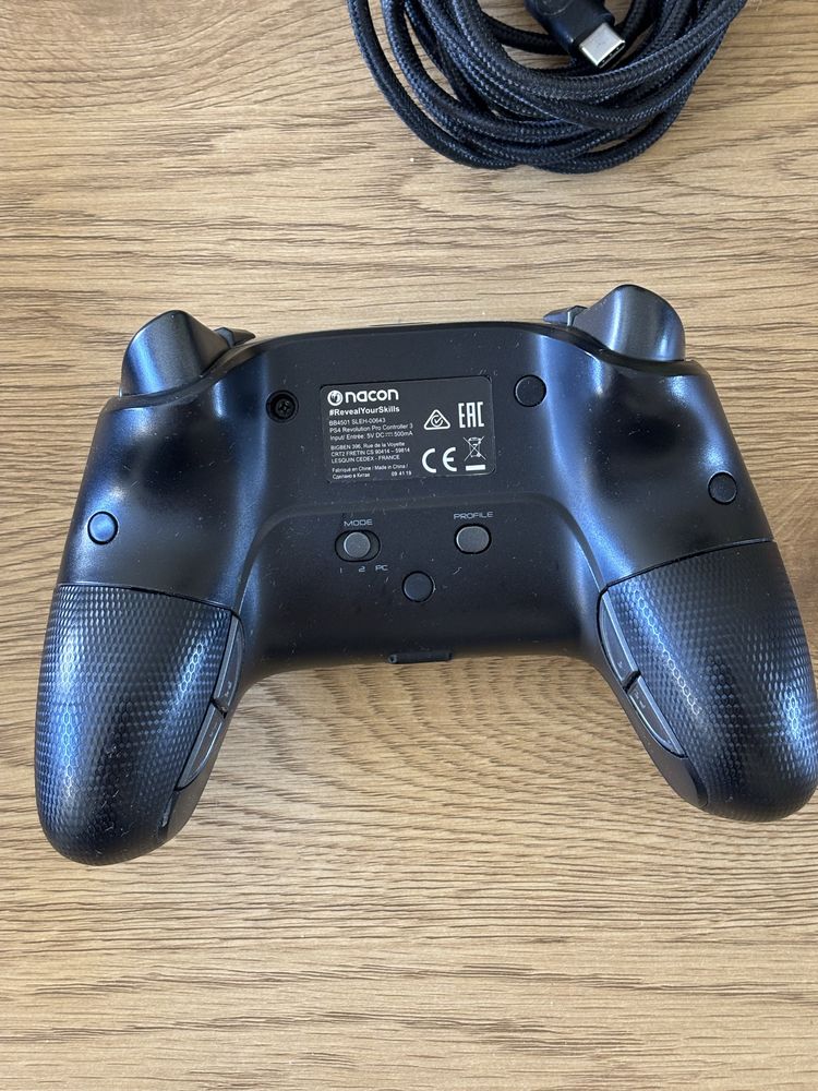 Ps4 Slim 500gb e Ps4 Revolution Pro Controller 3