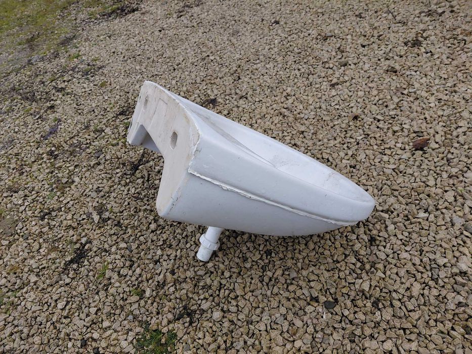 Umywalka łazienkowa z osłoną syfonu