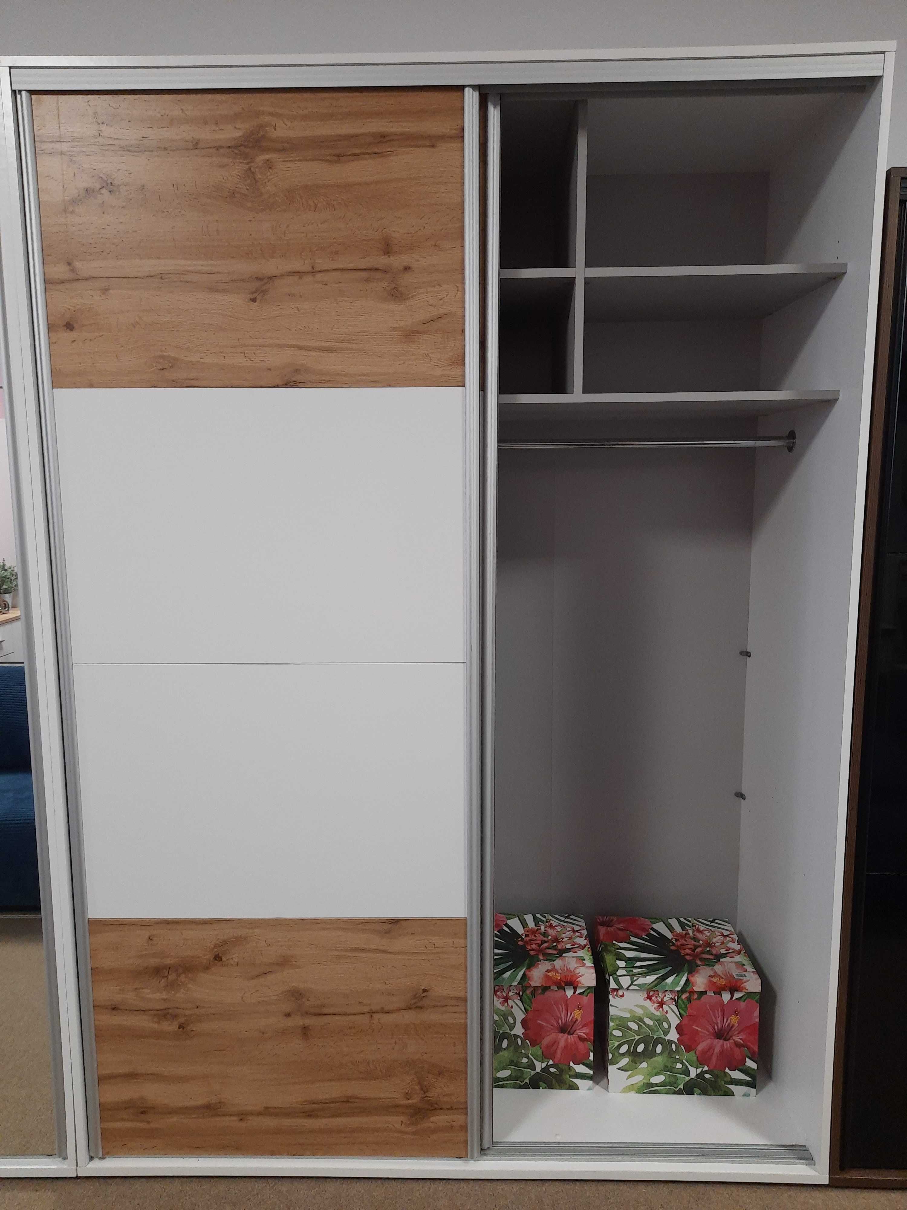 BLACK RED WHITE szafa FLEX - Wyprzedaż ekspozycji !!!