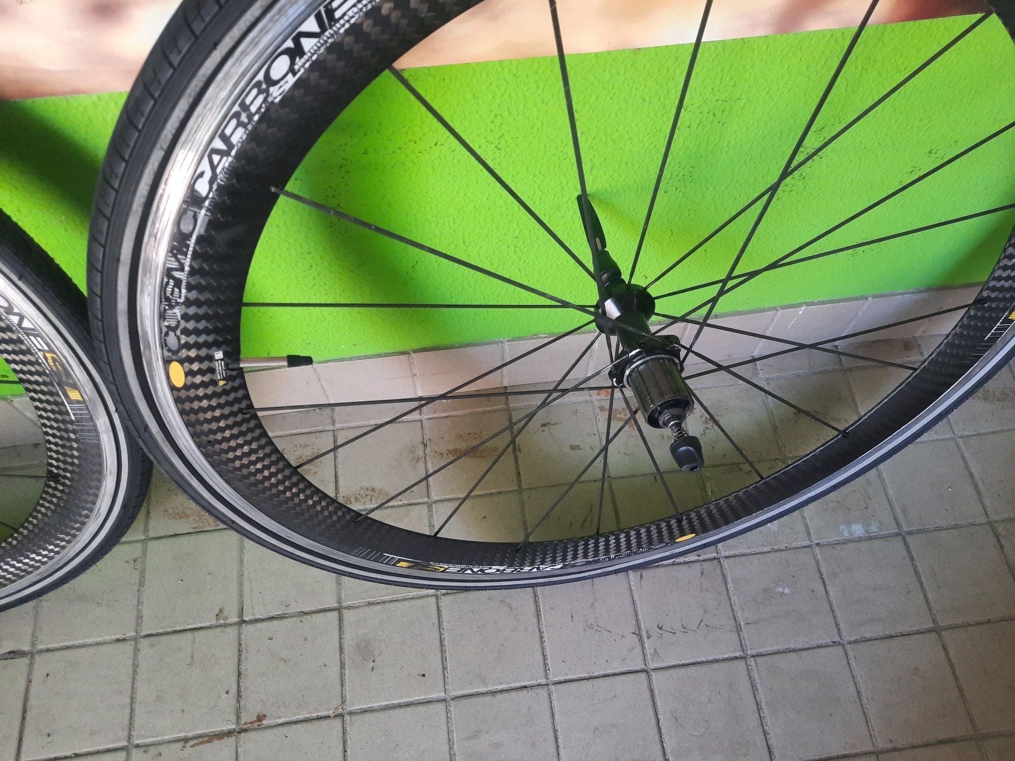 Rodas de carbono mavic impecaveis