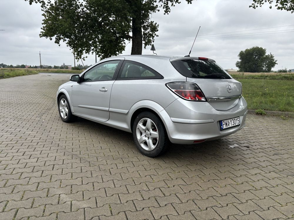 Opel Astra H GTC 1.3 CDTI 90 KM
