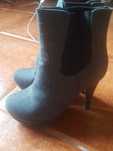 Botas altas de tecido cinzentas