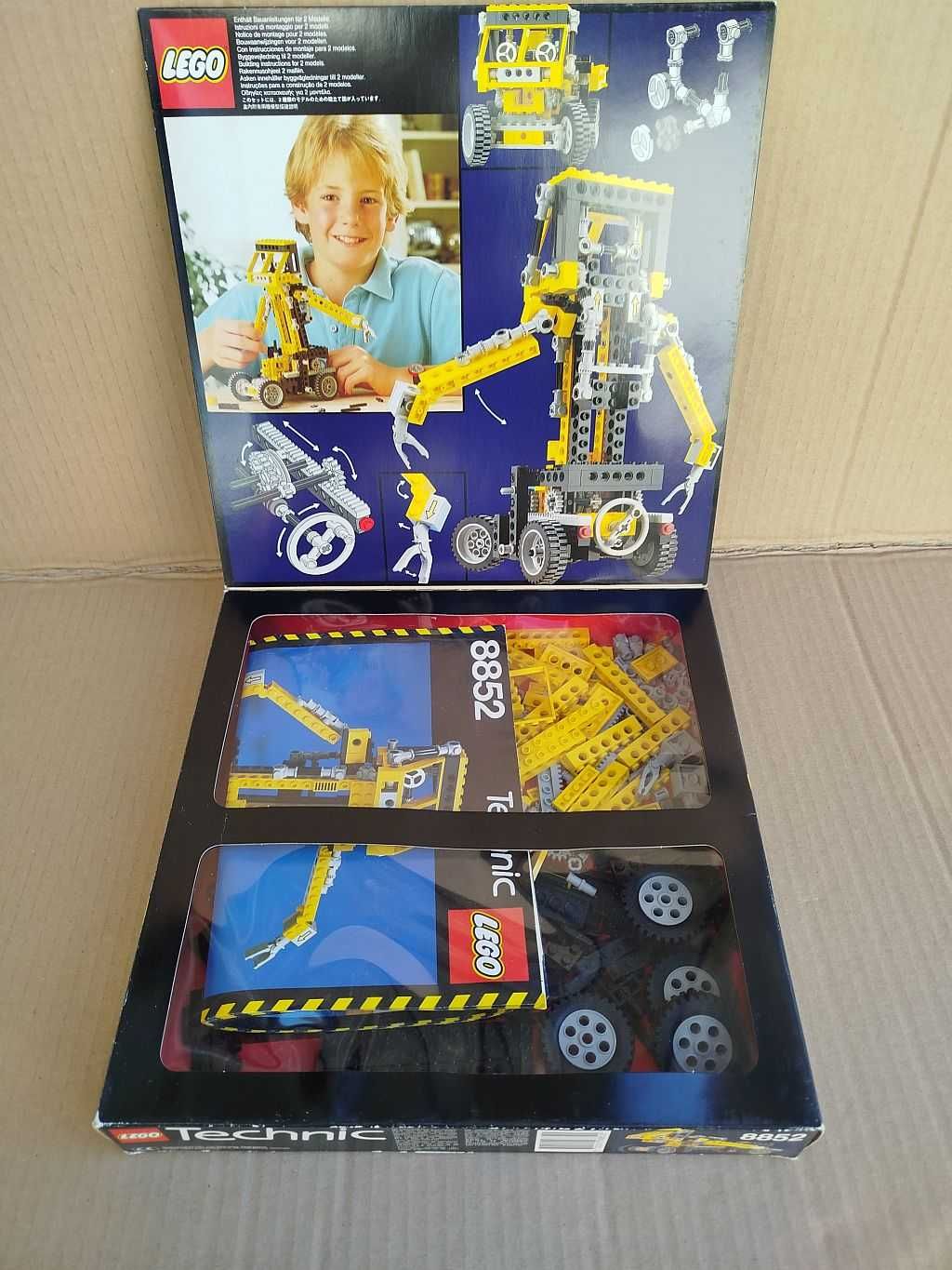 Lego technic  8852 Robot