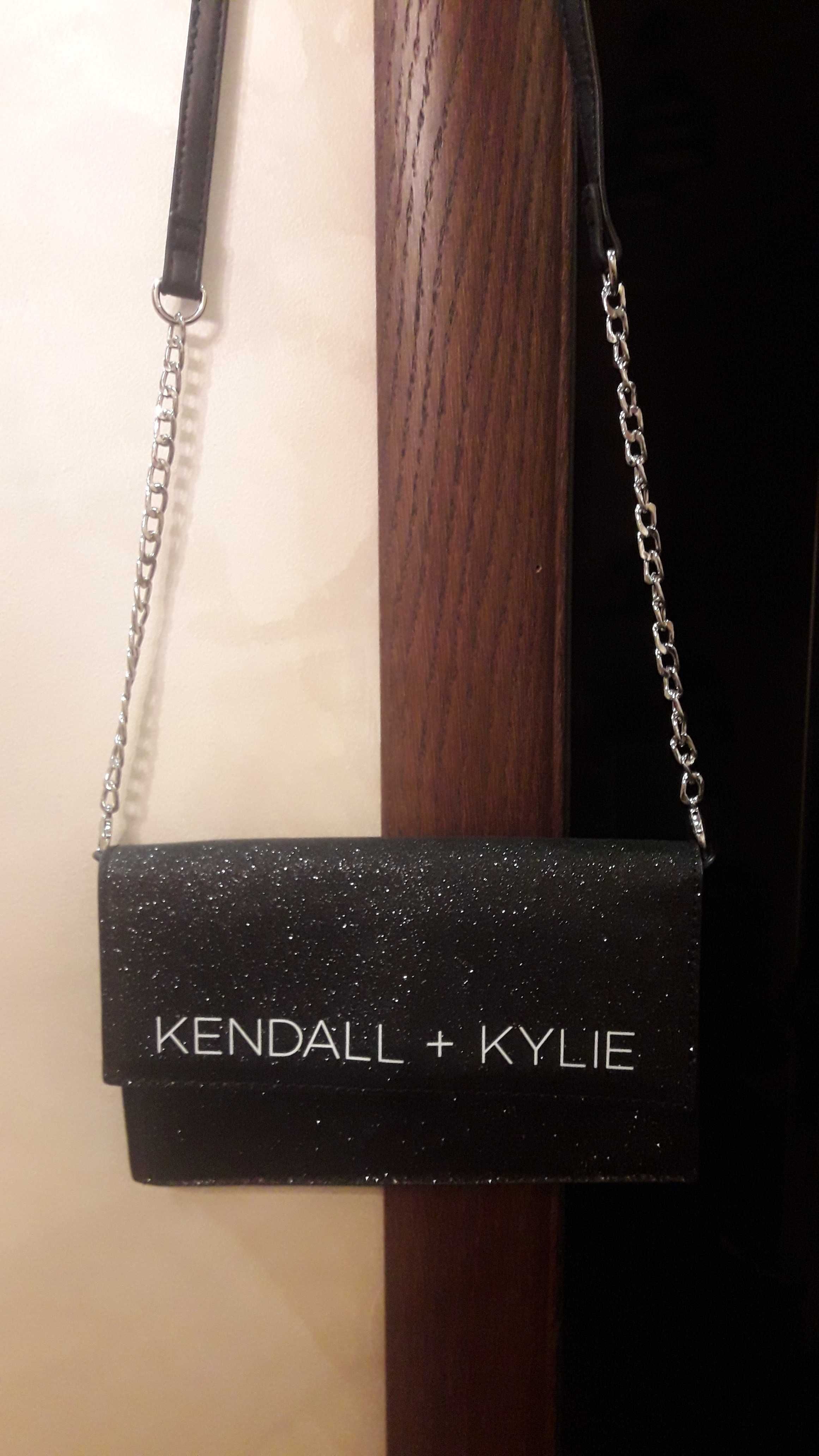 Продам молодіжну жіночу чорну сумку через плечо  Kendall + Kylie