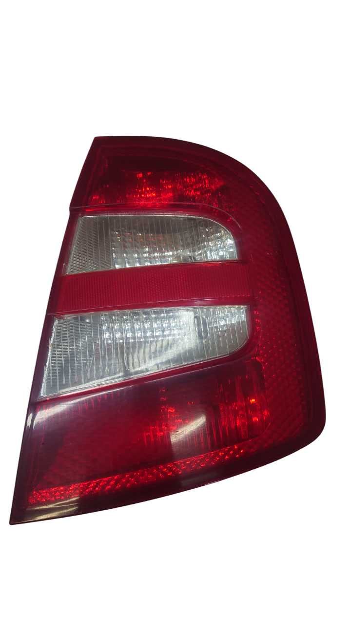 Skoda Fabia I 1 MK1 Hatchback Lampa Prawy Tył Prawa Tylna PT