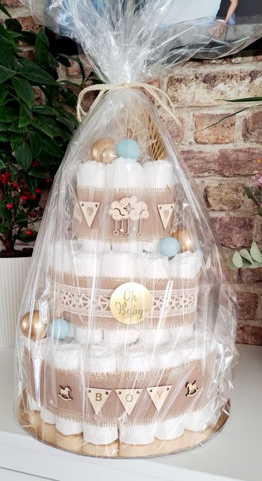 Tort pieluszkowy z pieluszek pieluch pampersów baby shower prezent