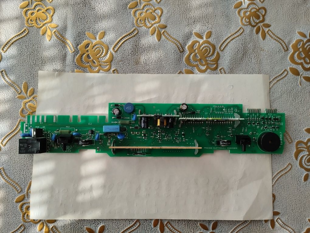 Плата управління холодильника Indesit Ariston C00264311