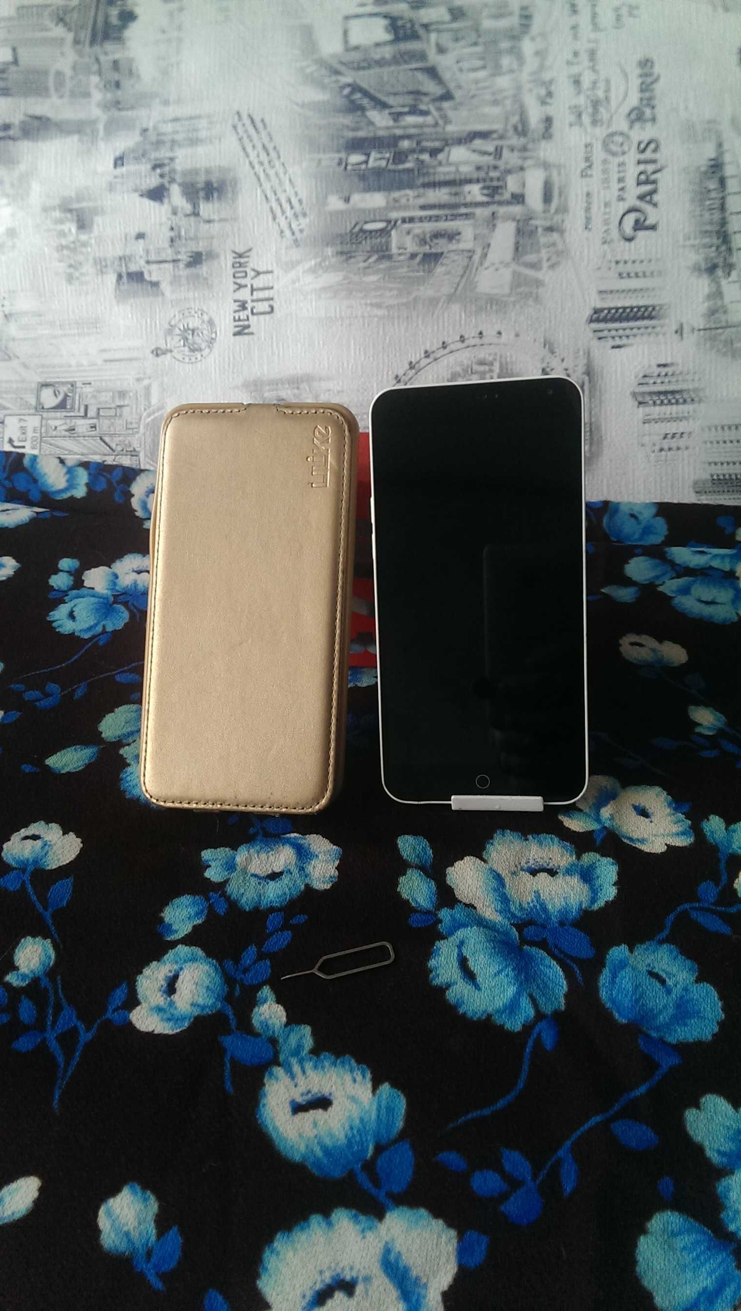 Meizu M1 Note 4G с чехлом книжкой в прекрасном состоянии без проблем.