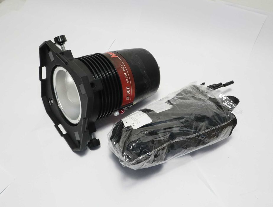 Lampa studyjna HAMA SF-30E w komplecie z dyfuzorem SOFTBOX - gwint E27