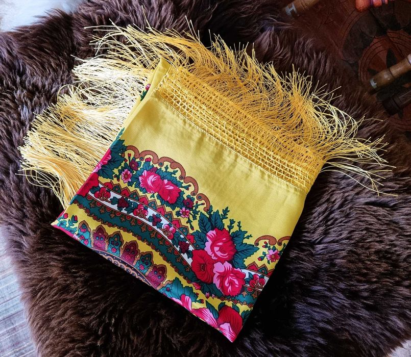 Żółta Chusta Góralska Folkowa Chusta Regionalna Zdobiona Duża XL