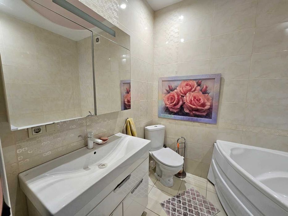 Продам 3-к квартиру (91м2) в кирпиче, ж/м Солнечный, пер. Любарского