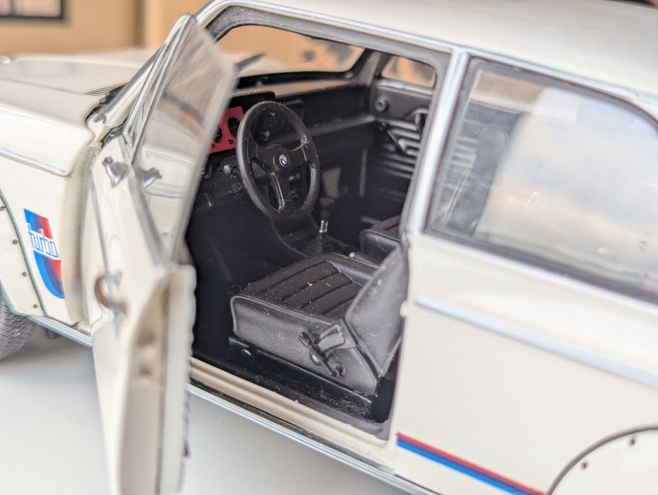 1/18 Kyosho BMW 2002 Кіоши БМВ Біла White 1:18 Модель Машинка Моделька