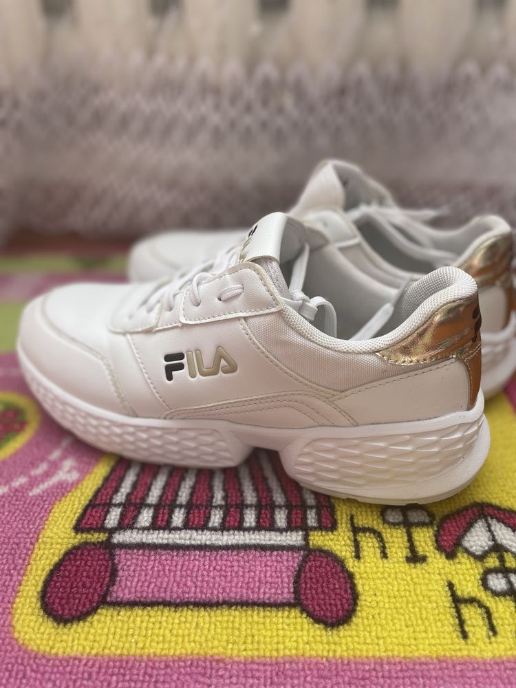 Кросівки Fila
