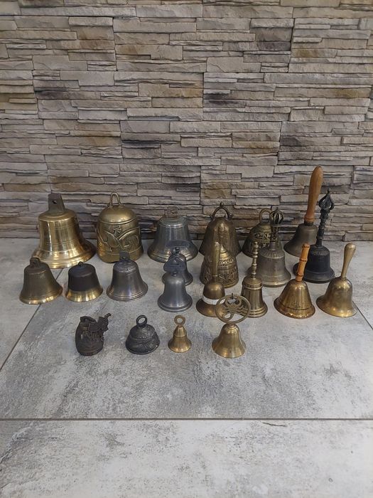 Mosiężny dzwon, dzwonek, stary ciekawy przedmiot