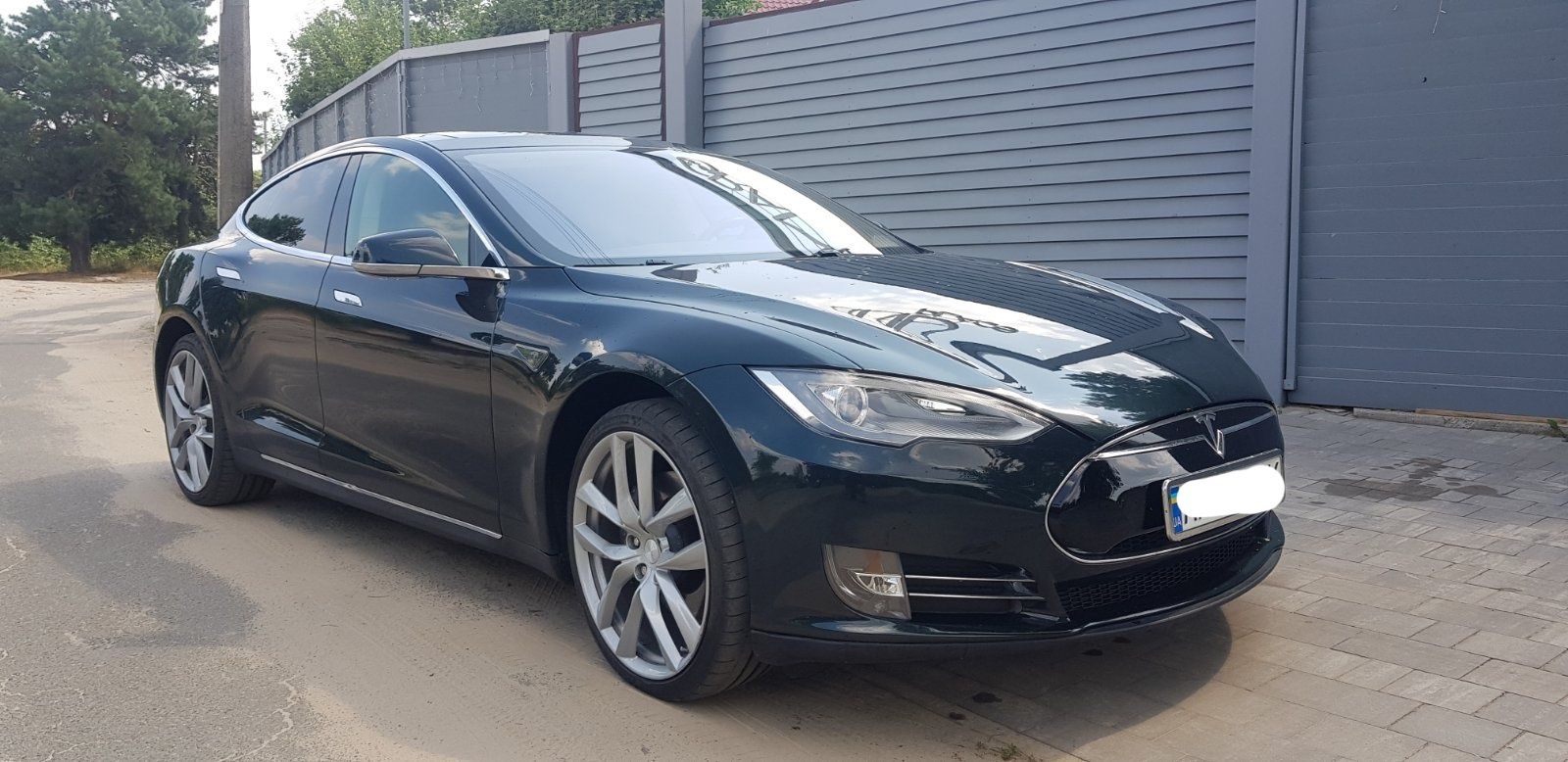 Tesla Model S 85