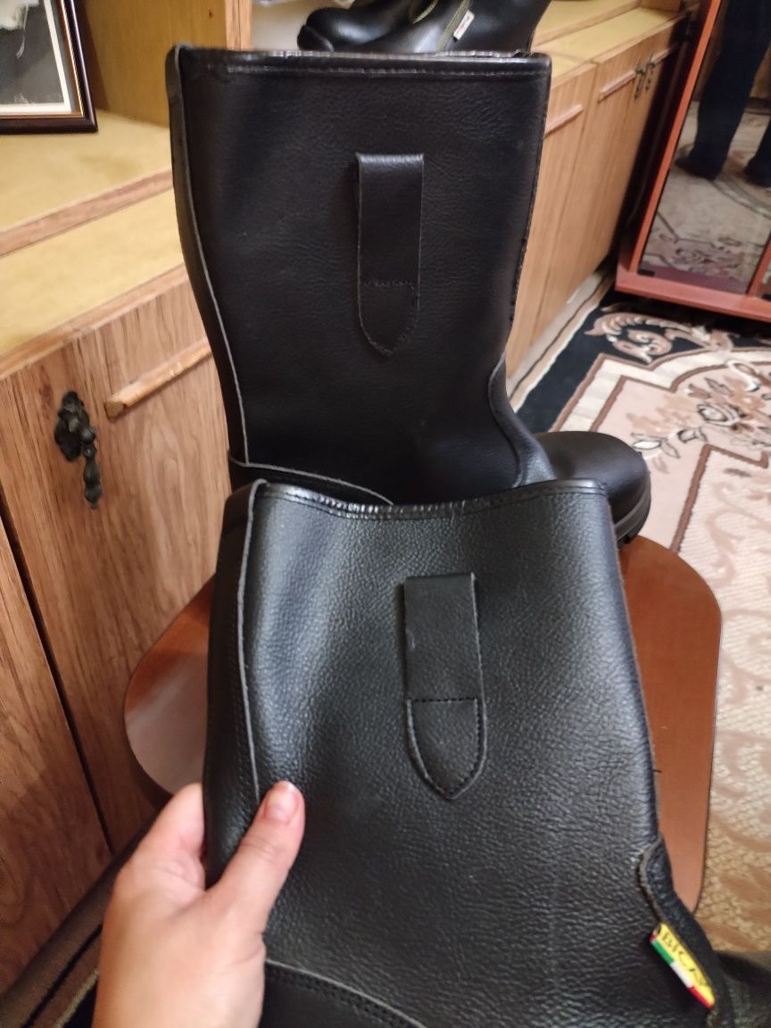 Продам батинки зимние 41р