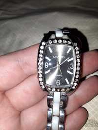 Часы наручные женские Chanel Quartz стрелочные чёрный циферблат