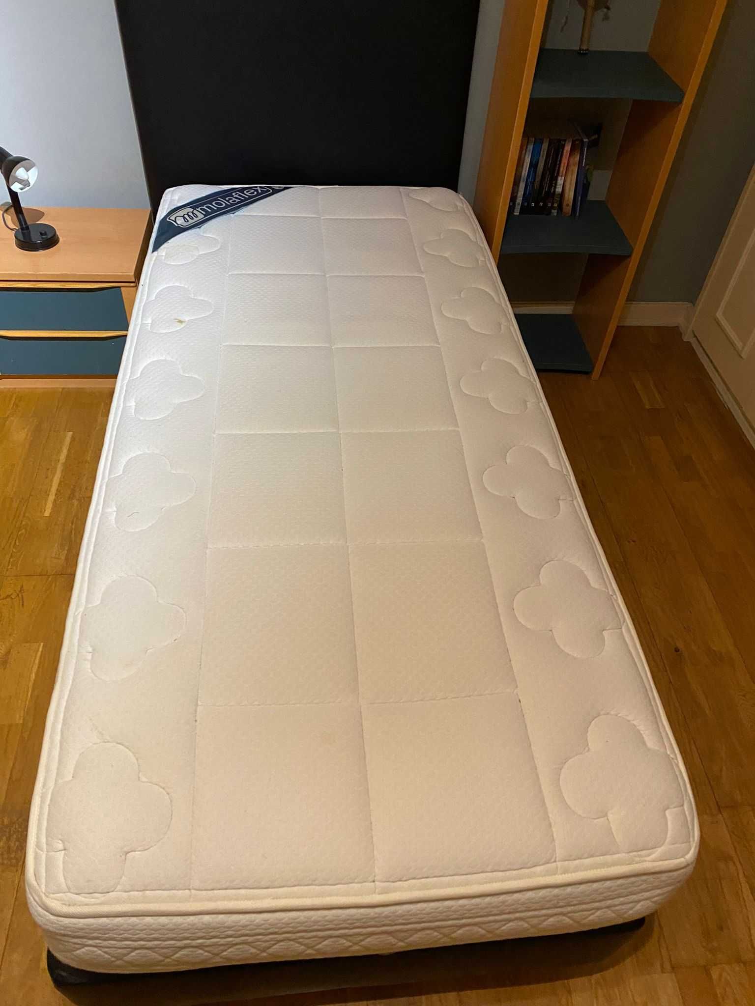 Cama de solteiro e Colchão Molaflex em excelente estado!