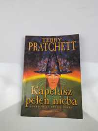 Terry Pratchett Kapelusz Pełen Nieba