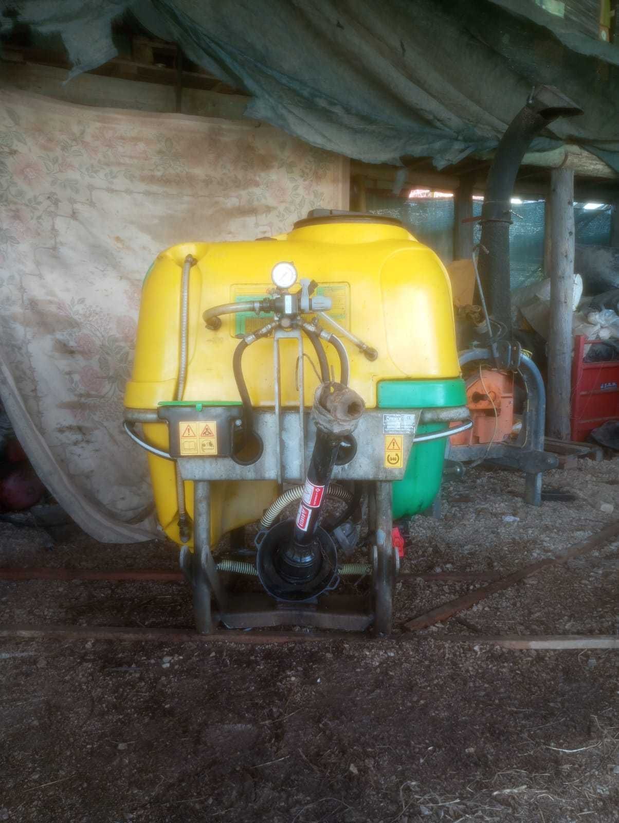 Trator s/documentos 5000€
