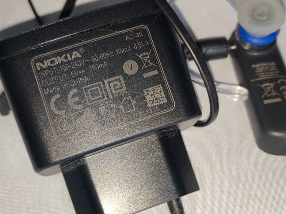 Bluetooth-гарнитура Nokia BH-108 c зарядкой