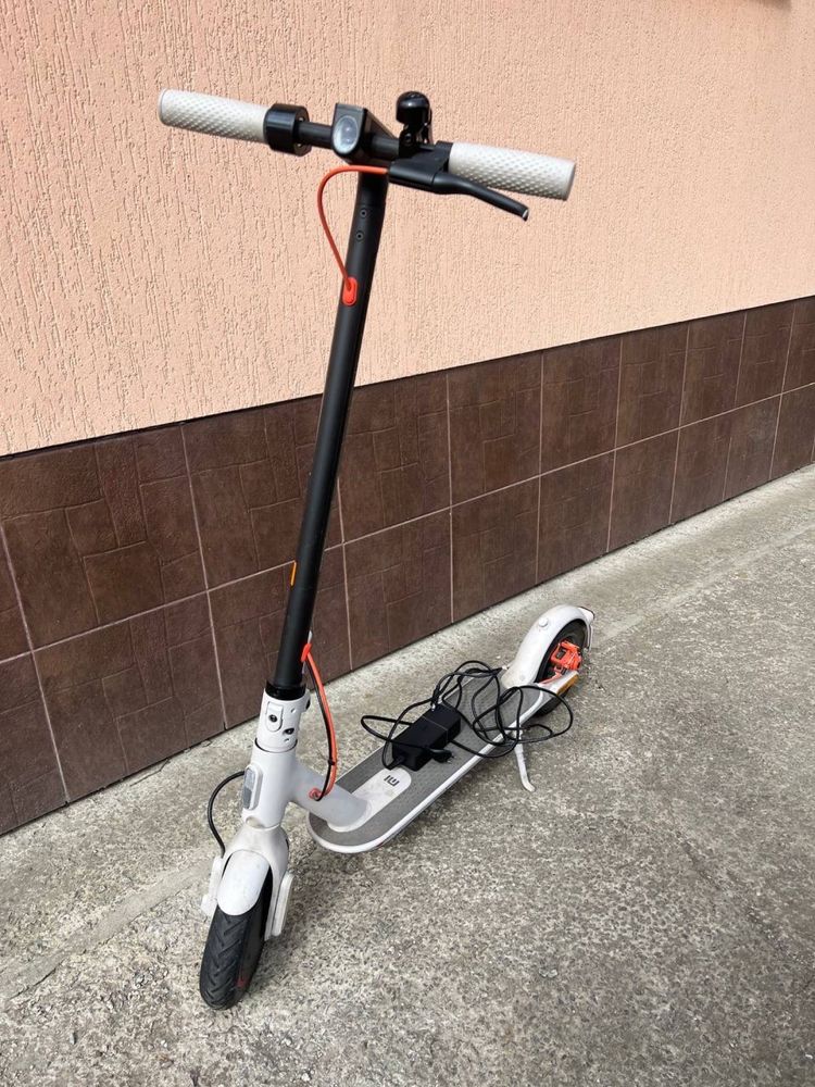 Електросамокат Xiaomi Mi Electric Scooter 3 Grey