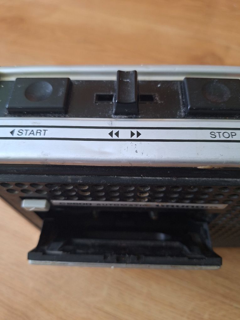 Stary radiomagnetofon Grundig C2600