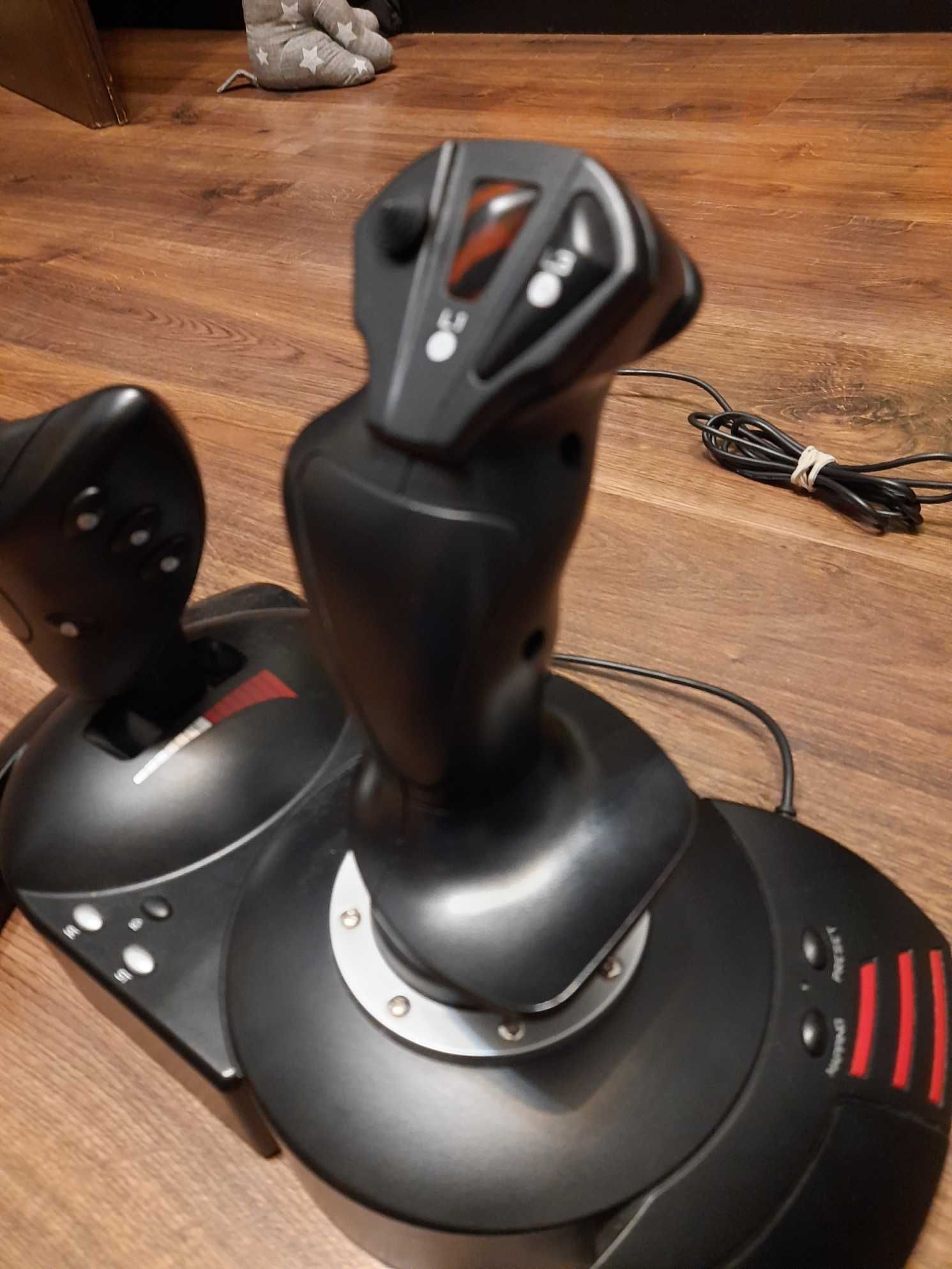 T-Flight Hotas X - Kontroler do Gier Komputerowych