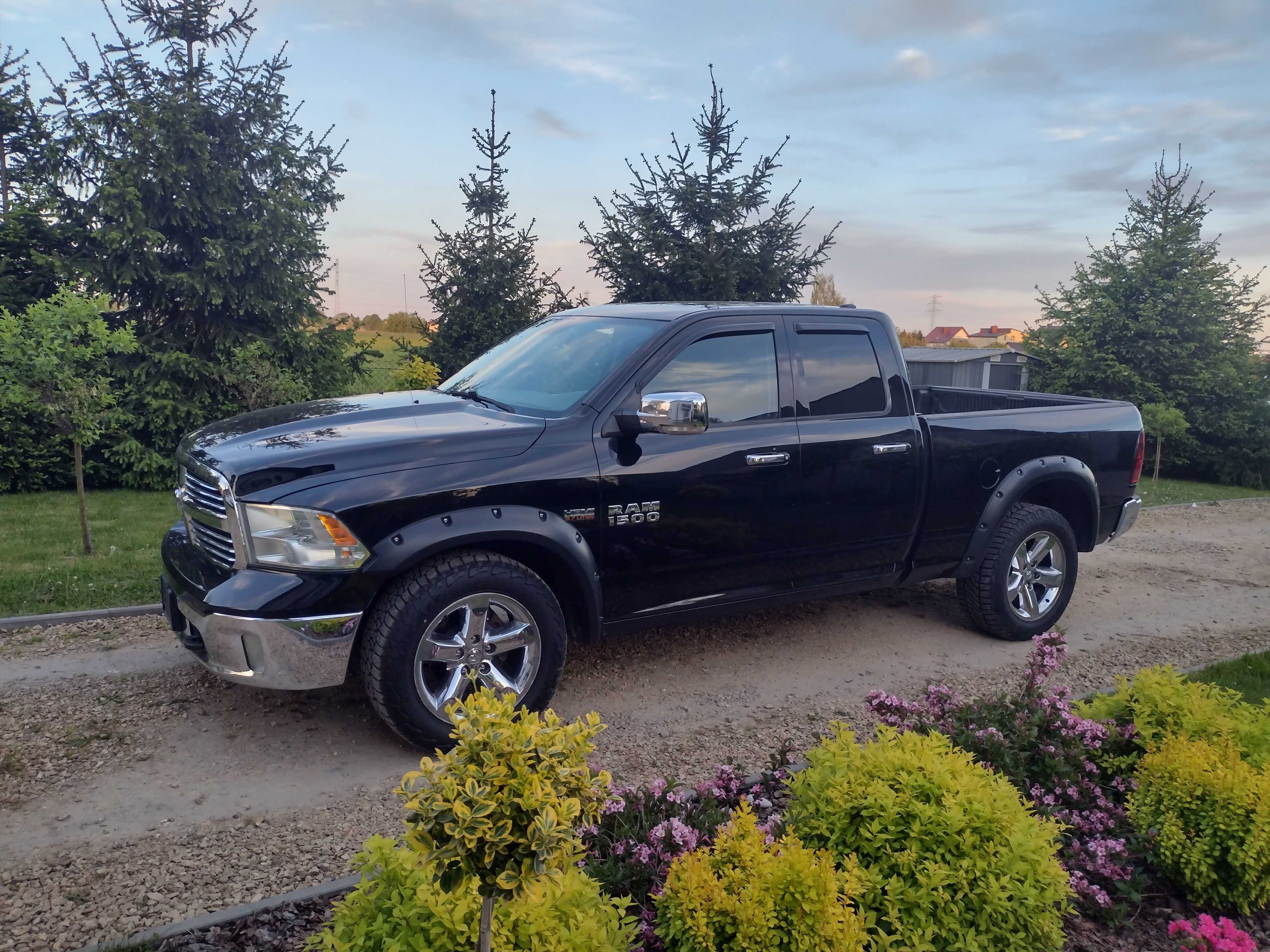 RAM 1500 BIGHORN 5.7 Hemi 4x4