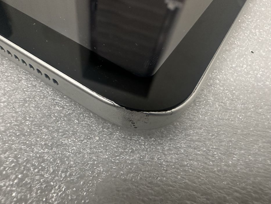 iPad 10 10.9, 2024 64гб silver з вмятинкою на куті