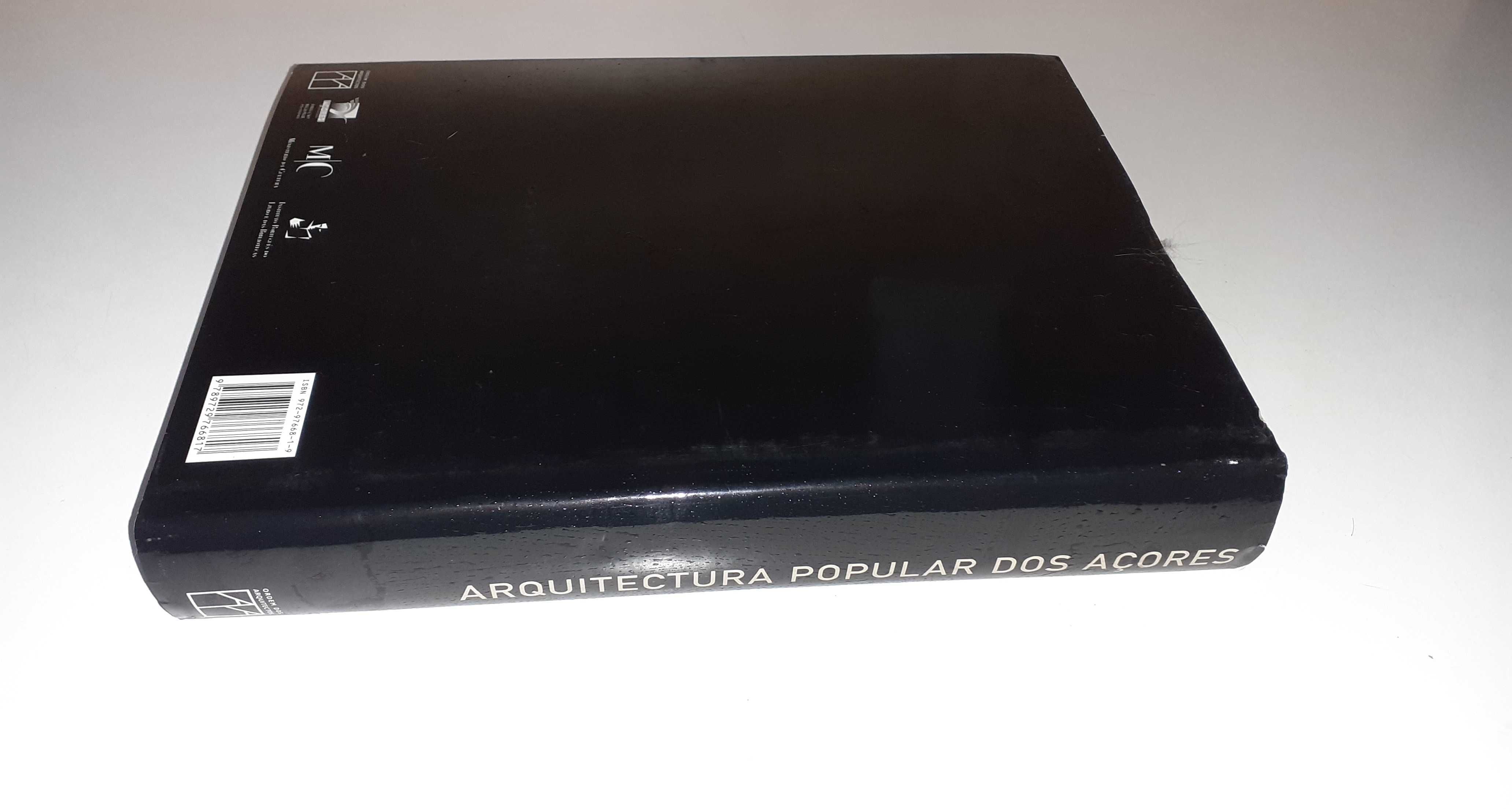 Livro como novo Arquitetura Popular dos Açores da Ordem dos Arquitetos