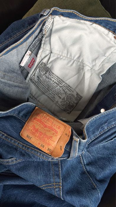 Джинси levi's 501 original fit синього та сірого кольору w38 l30