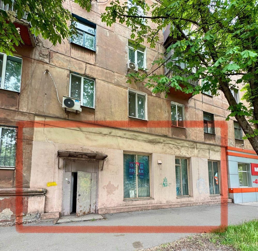 Продам комерційне торгове приміщення, 141,6 м.кв, фасад,