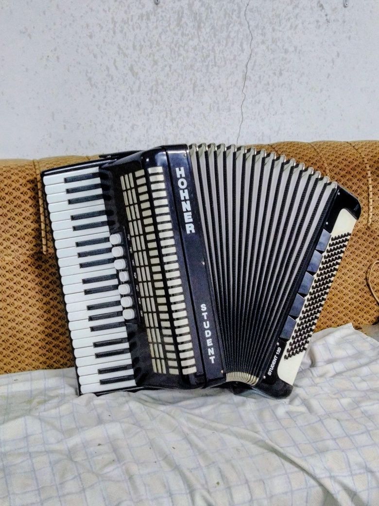 Hohner Studant 3 voz
