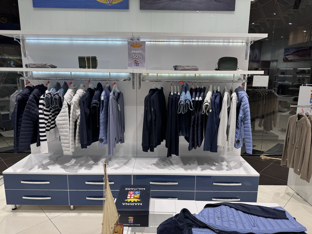Меблі для магазину одягу б/у