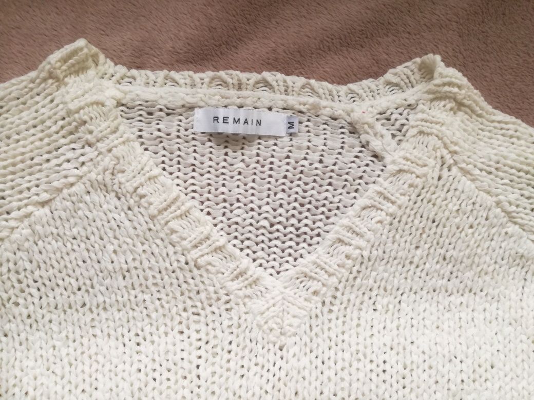 Biały sweter sweterek dekolt V Remain rozmiar M 38