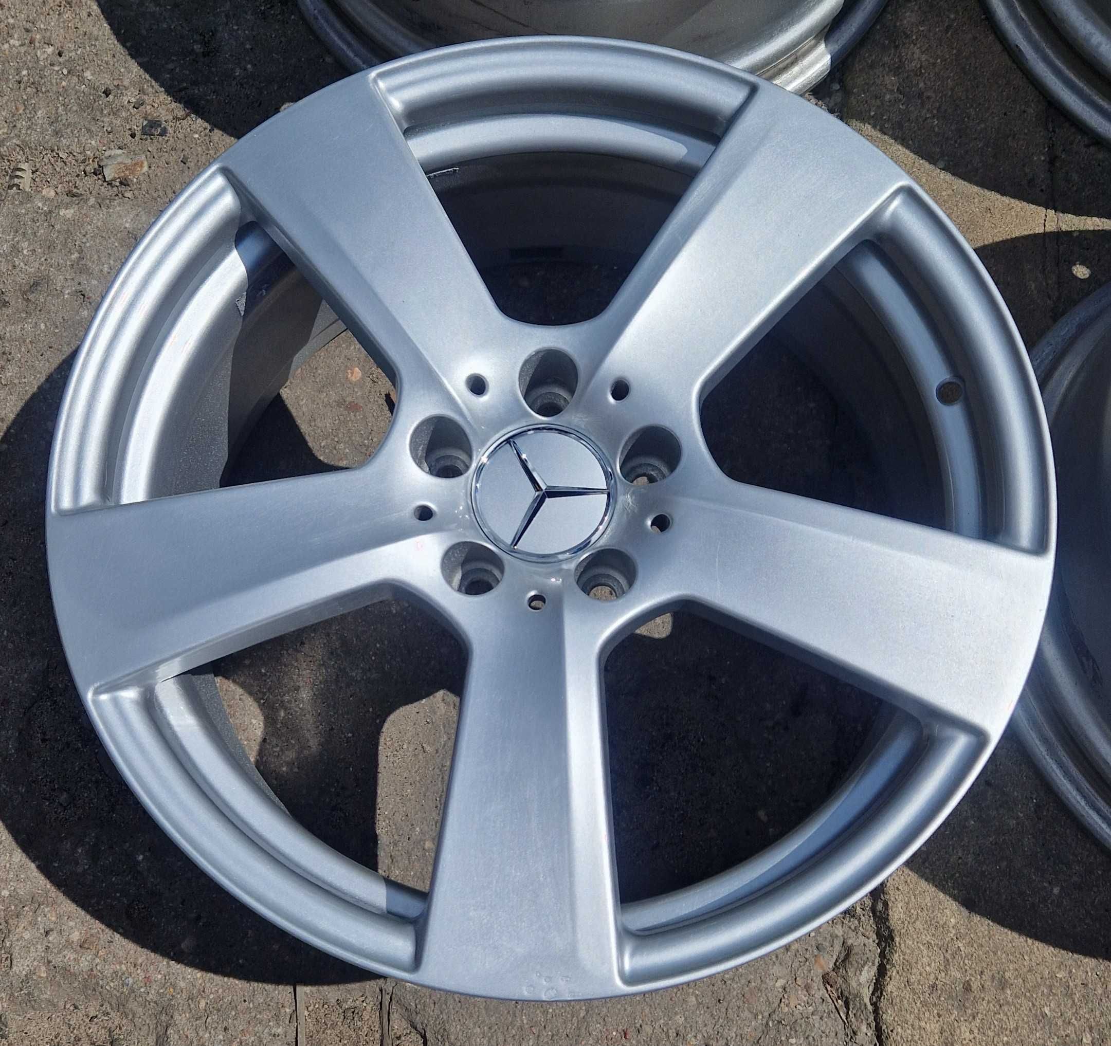 Felgi aluminiowe Mercedes-Benz E W207 5x112 8Jx18 ET45 Kpl.