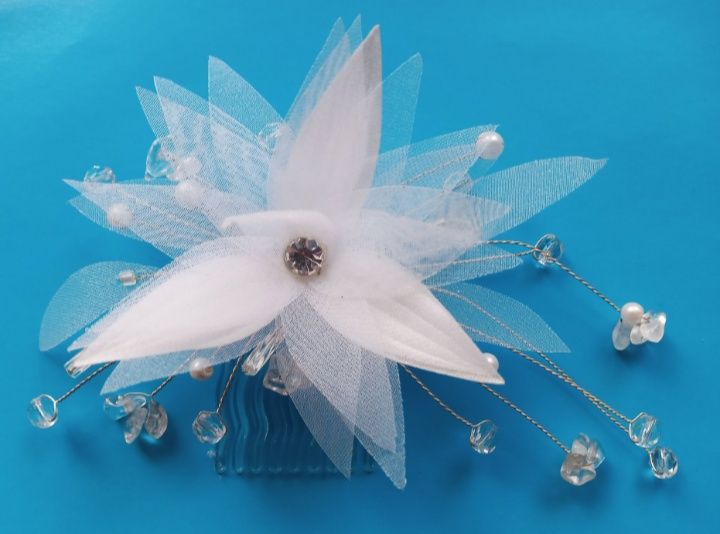 Ozdoba ślubna do włosów wpinka na grzebieniu kwiat kryształy perły