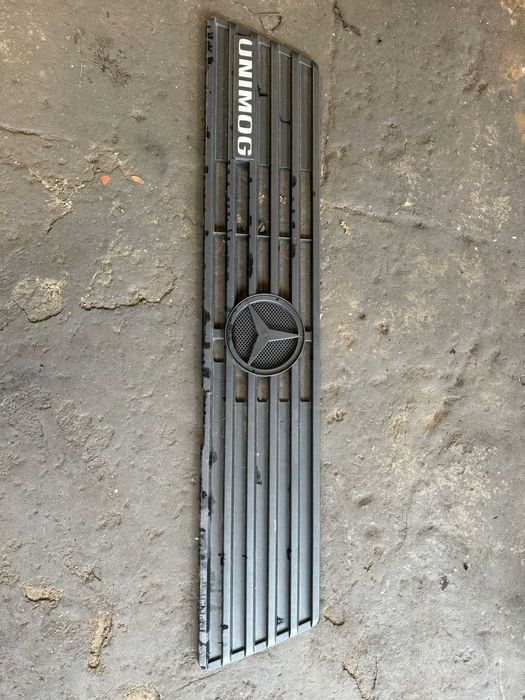 Atrapa maska przód kabina błotnik Mercedes Unimog U90 U110 U130 U140