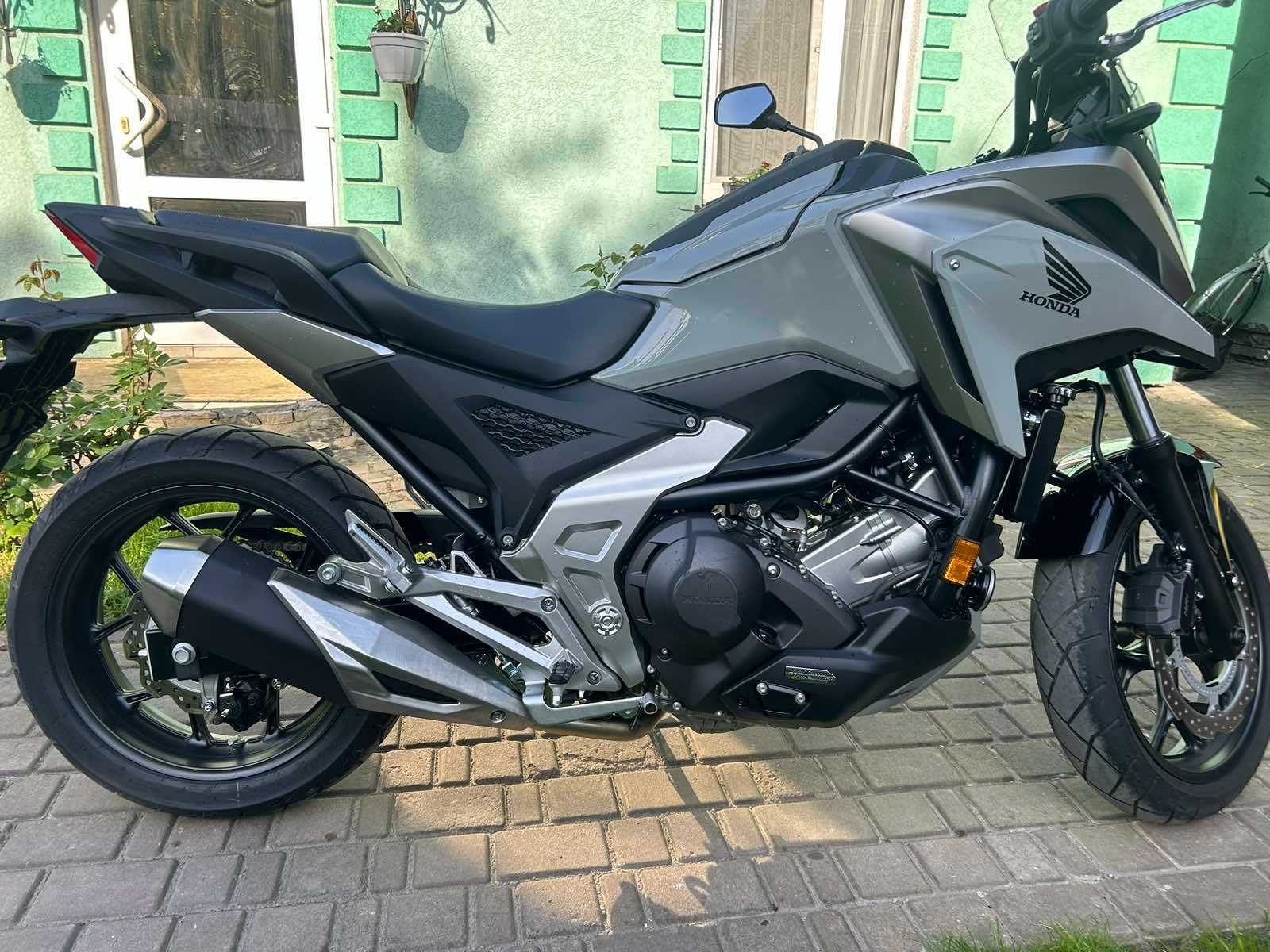 Новий Honda NC 750X DCT (58 к.с.) Base 2023