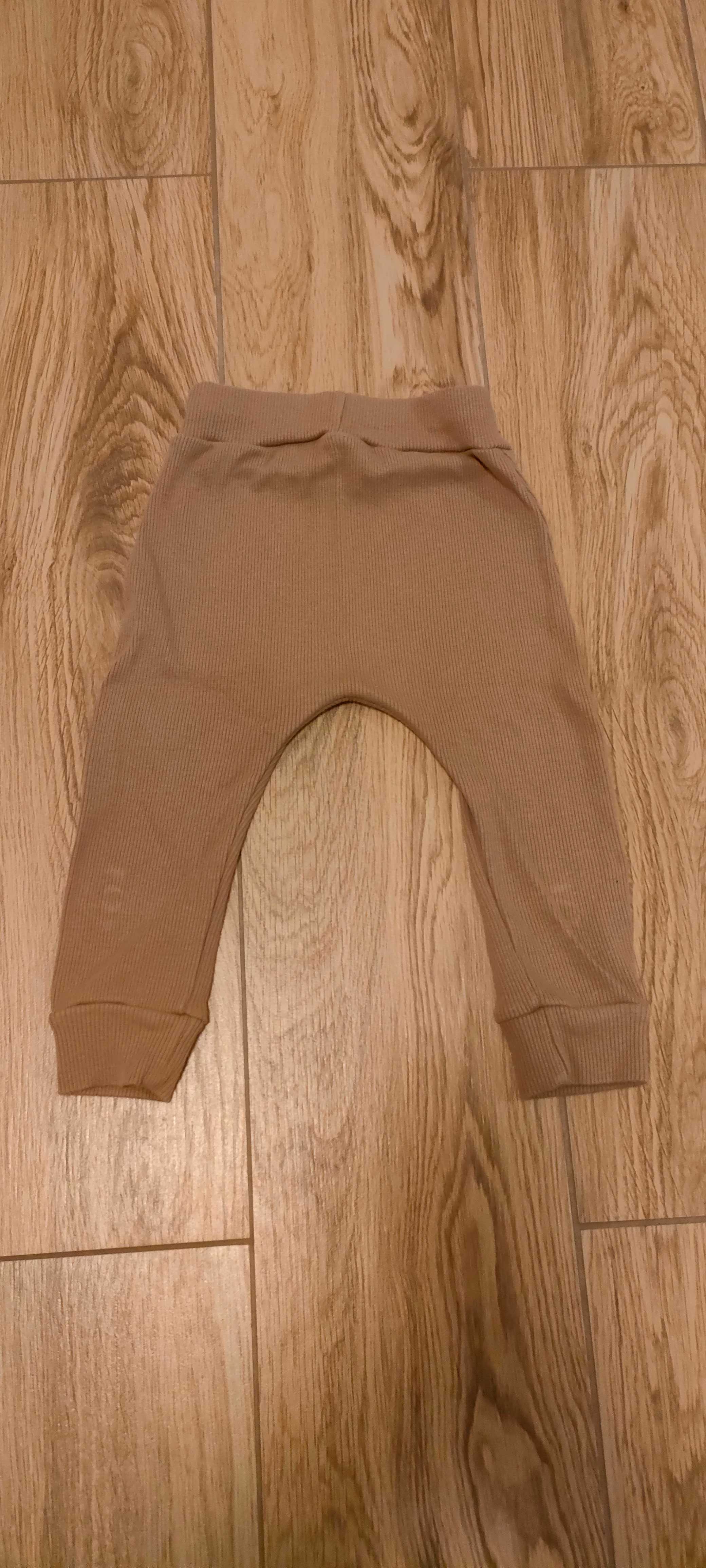 Body i spodnie dla niemowlaka
