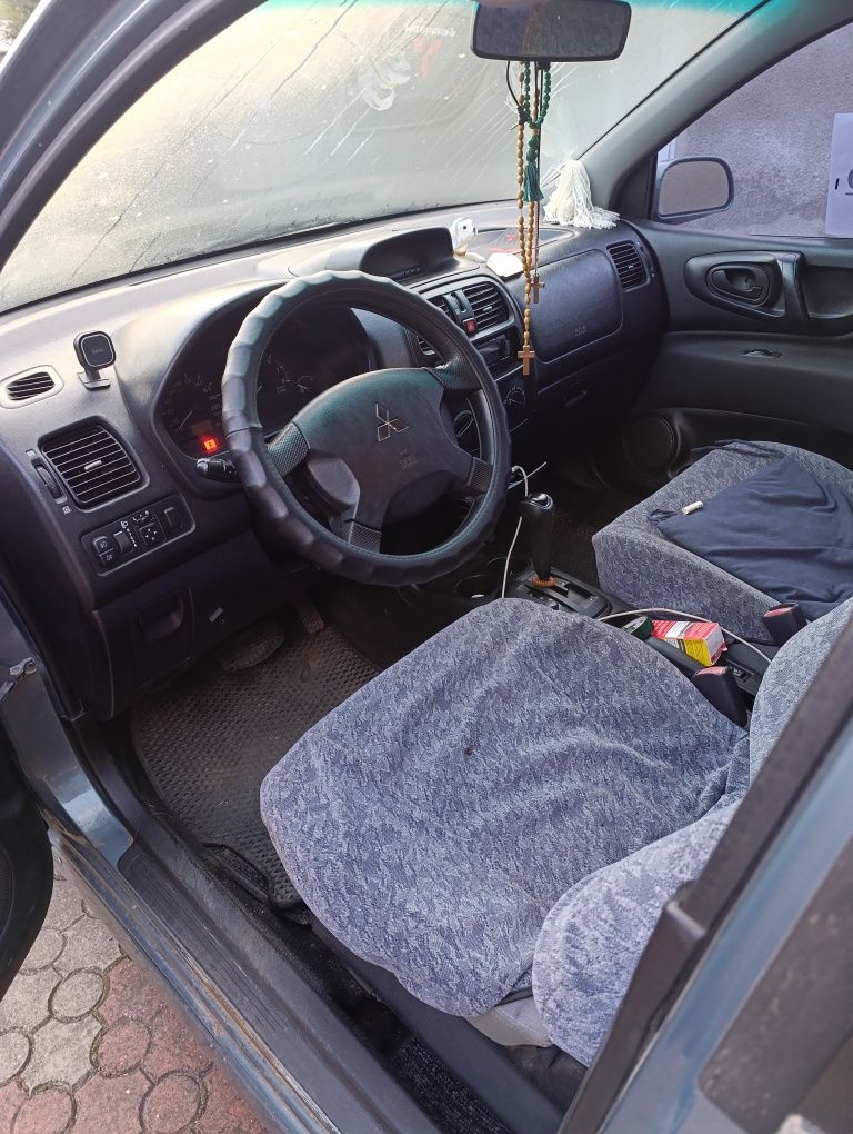 Mitsubishi space star