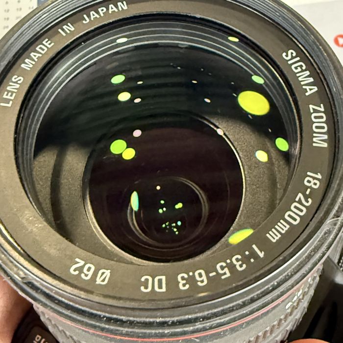 Об'єктив Sigma DC 18-200mm 3.5-6.3 (без кришок, але лінза ідеал)