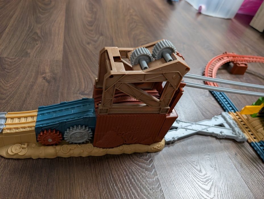 Tomek i Przyjaciele – Ucieczka ze Złomowiska – Zestaw Tory + Lokomoty