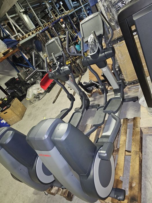 Life Fitness 95X Orbitrek Cross Trainer z konsolą Engage