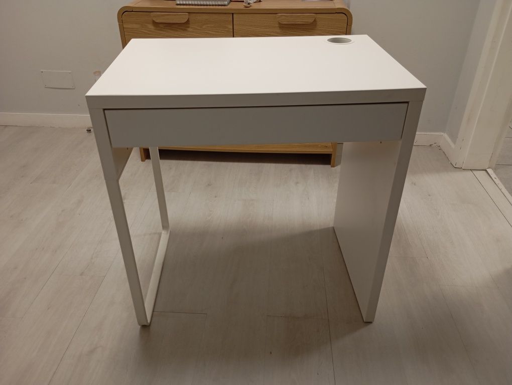 Secretária IKEA Micke Branca