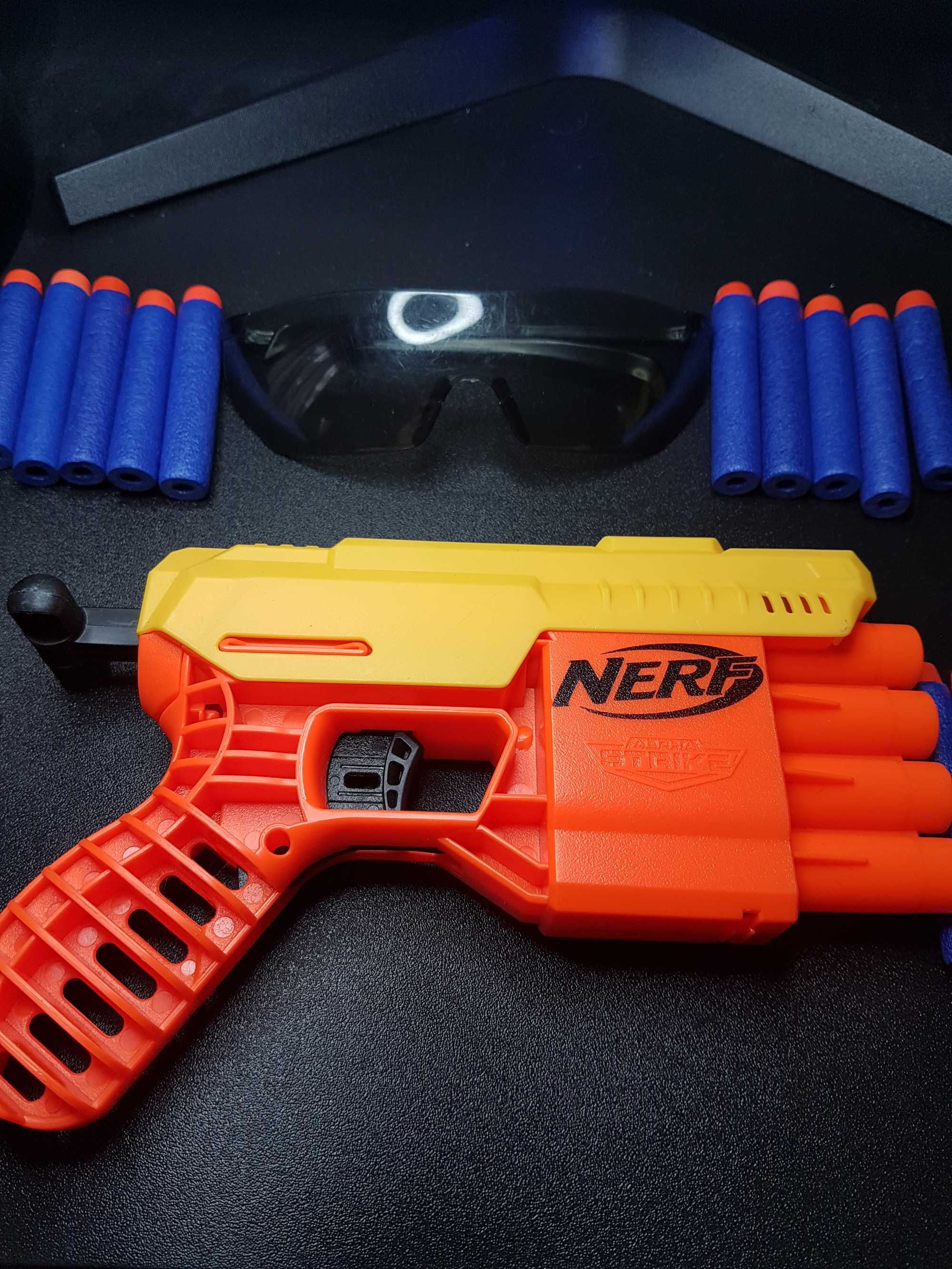 NERF ALPHA STRIKTE+ 10 strzałki {okulary za darmo}