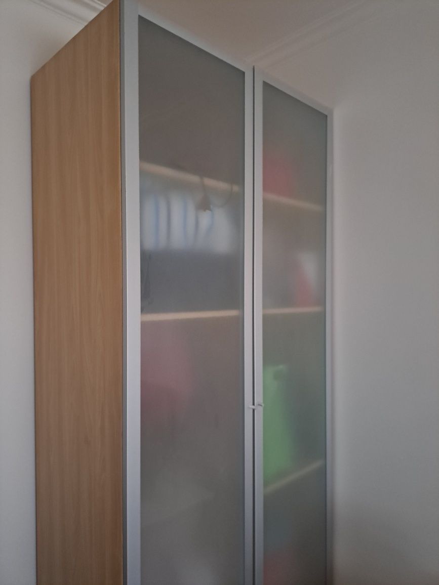 2 roupeiros IKEA